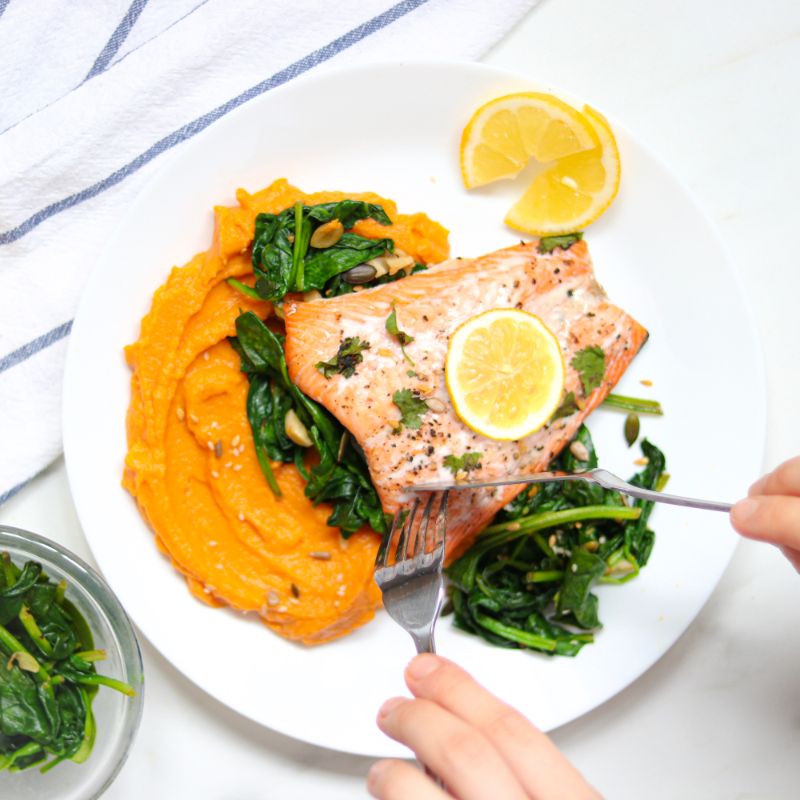 Losos v omaki iz sladkega krompirja